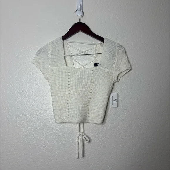 NWT Windsor Cream Crochet Lace Up Back Knit Crop Top Size Small - Picture 3 of 5